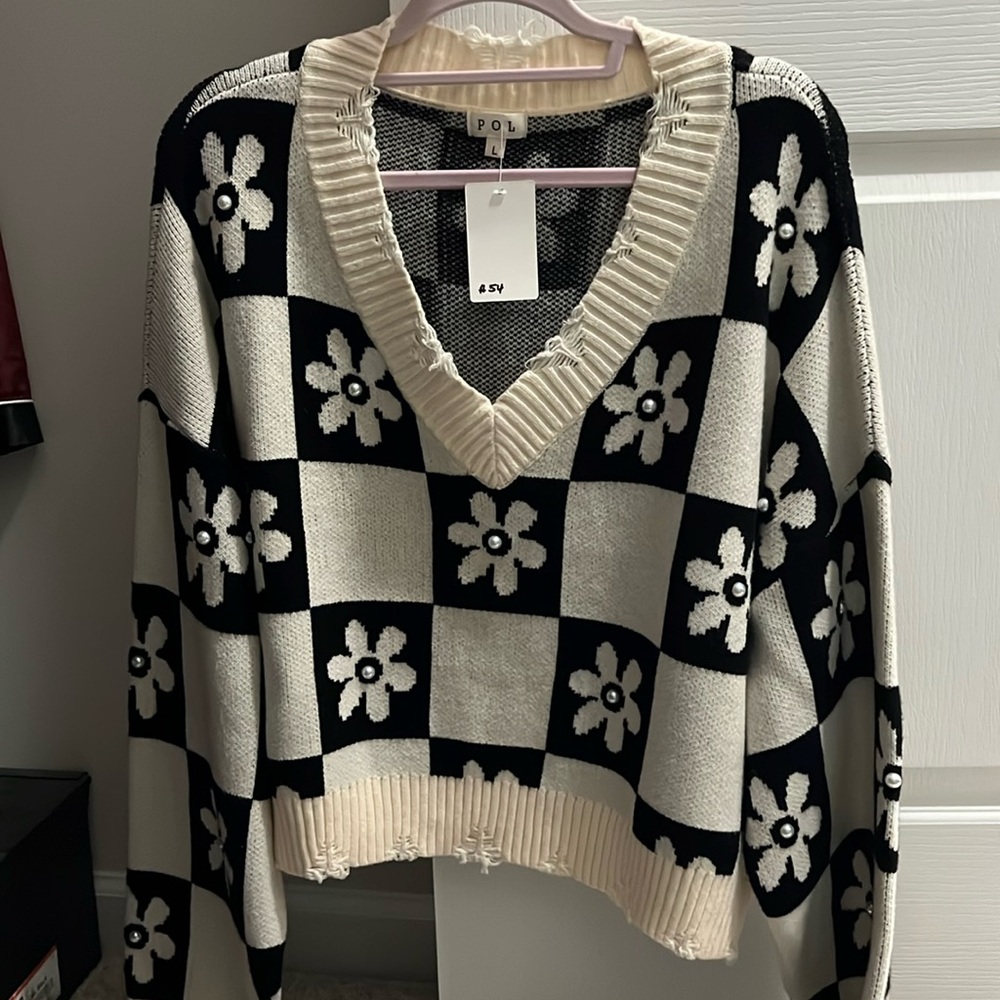 POL Sweater Size L NWT